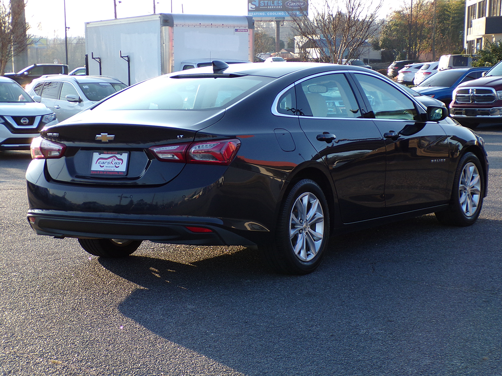 Additional photo of vehicle.