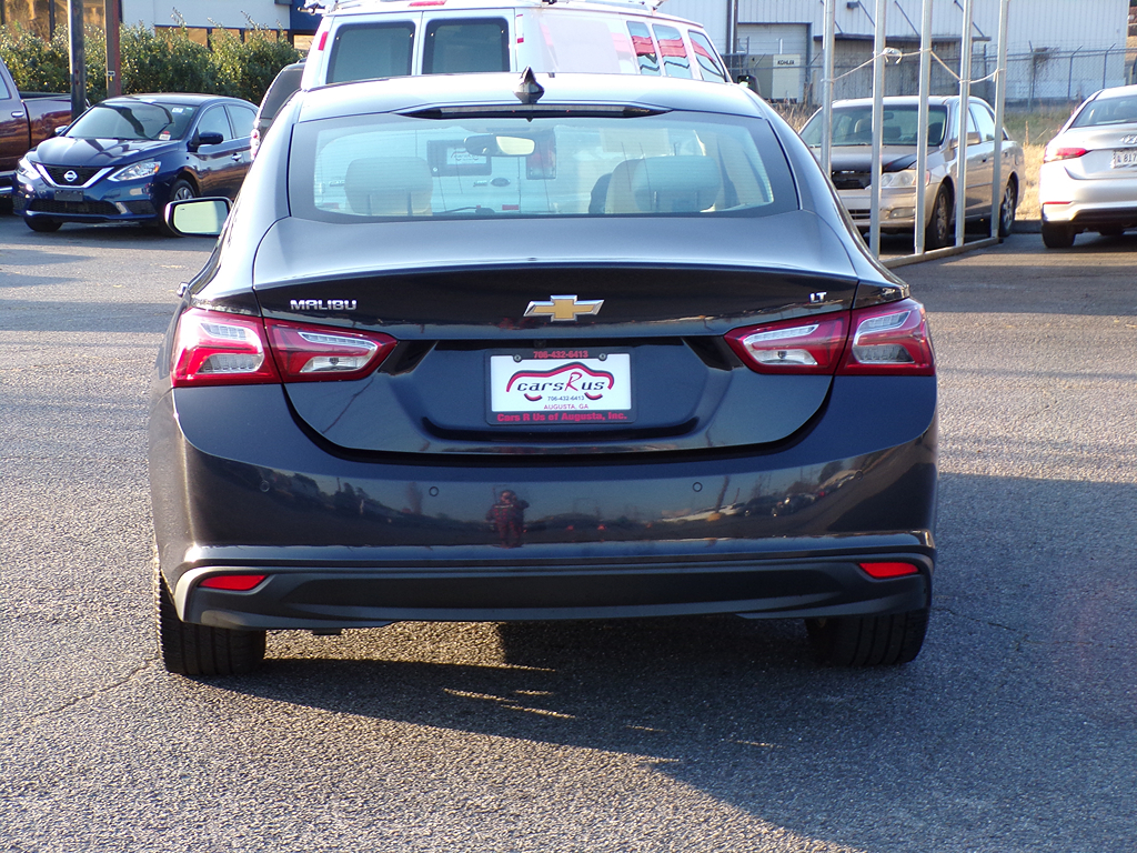 Additional photo of vehicle.