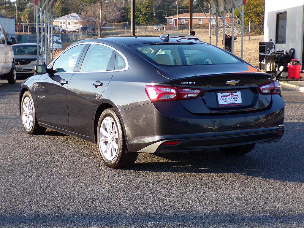 Additional photo of vehicle.