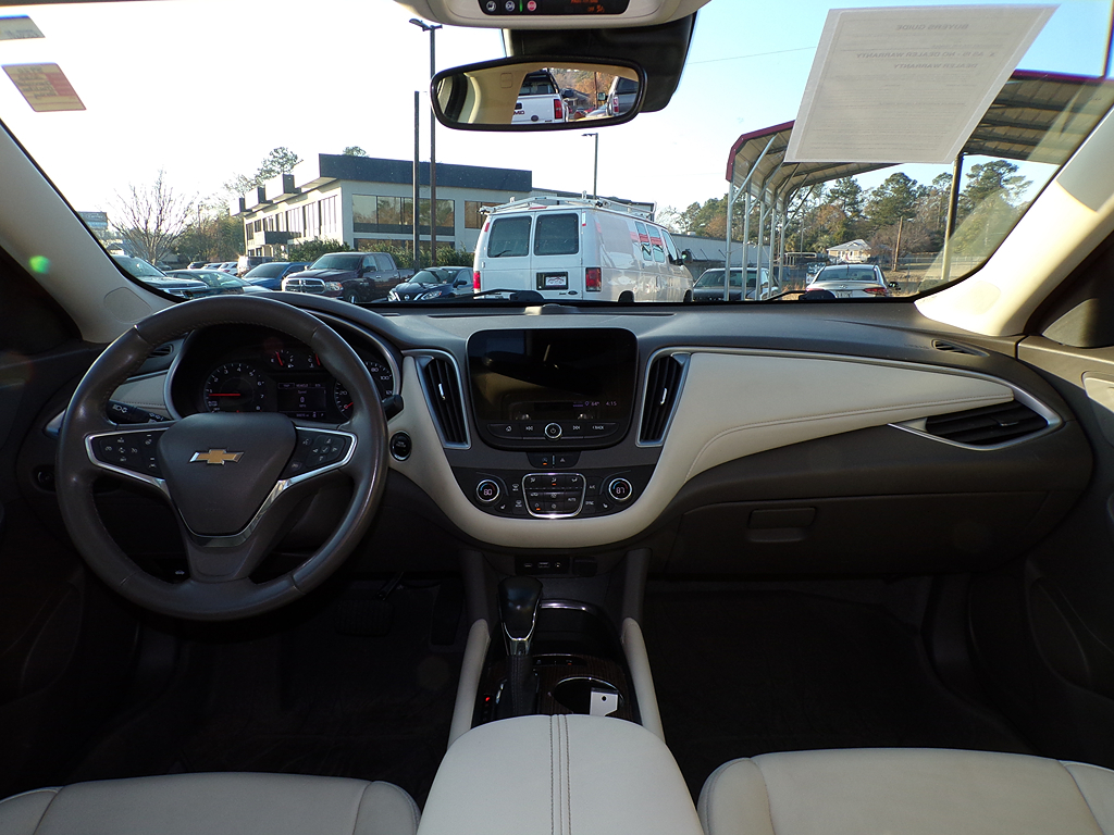 Additional photo of vehicle.