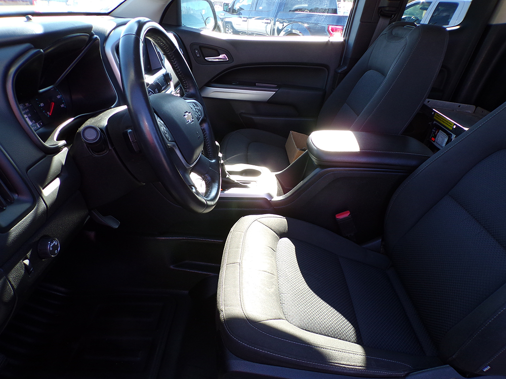 Additional photo of vehicle.