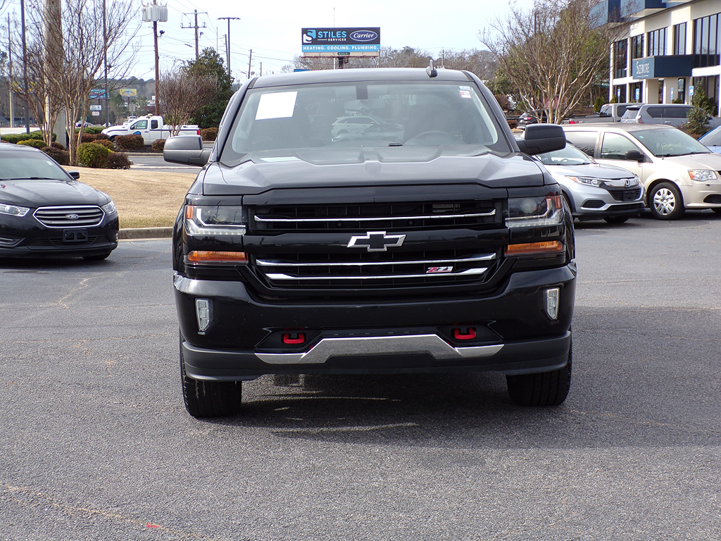 Additional photo of vehicle.