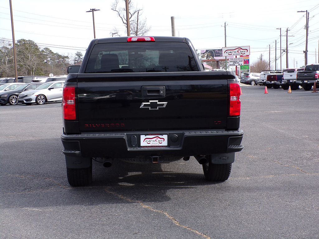 Additional photo of vehicle.