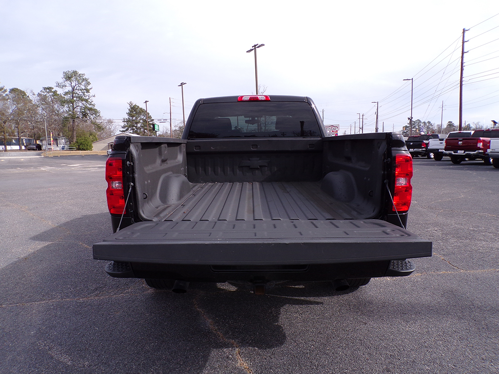 Additional photo of vehicle.