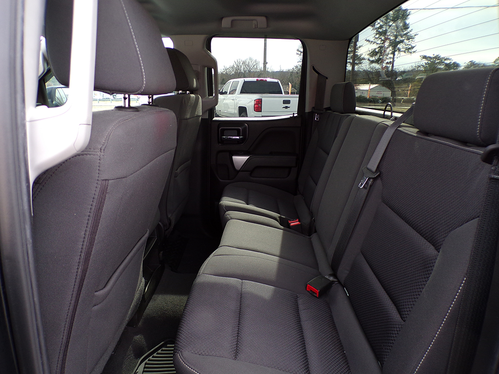 Additional photo of vehicle.