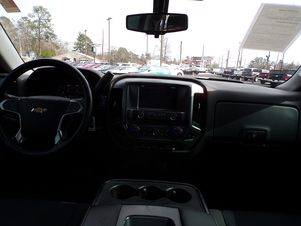 Additional photo of vehicle.