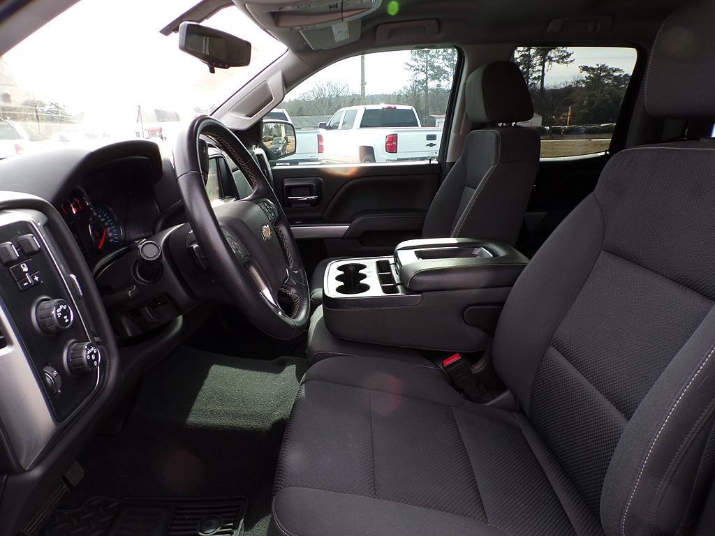 Additional photo of vehicle.