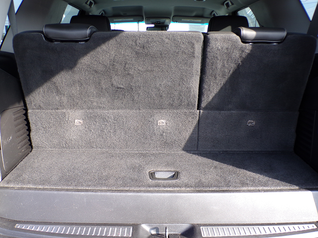 Additional photo of vehicle.