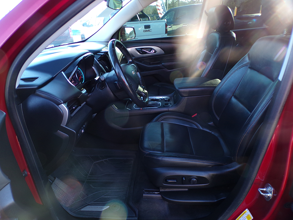 Additional photo of vehicle.