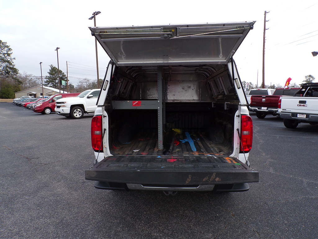 Additional photo of vehicle.