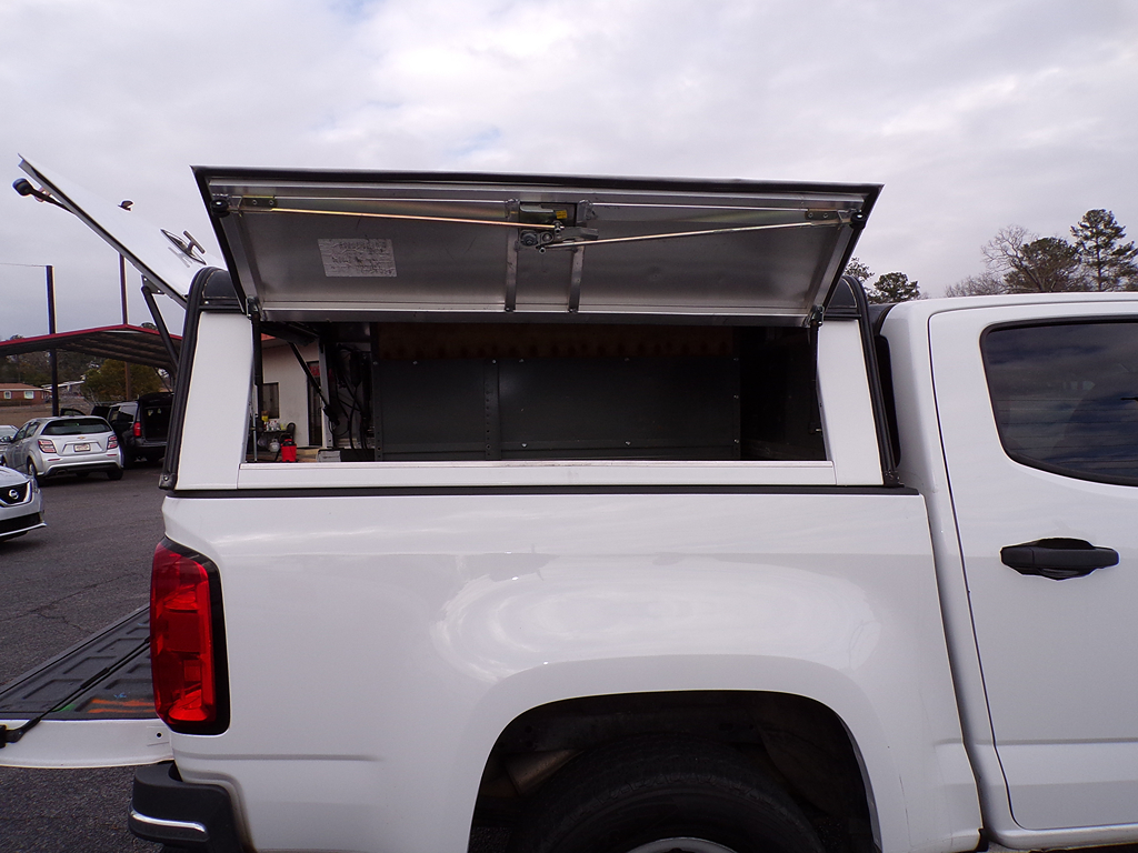 Additional photo of vehicle.