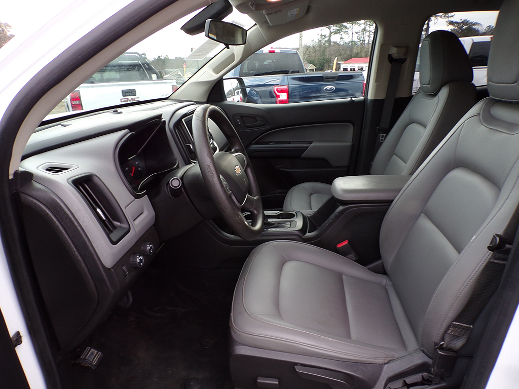 Additional photo of vehicle.