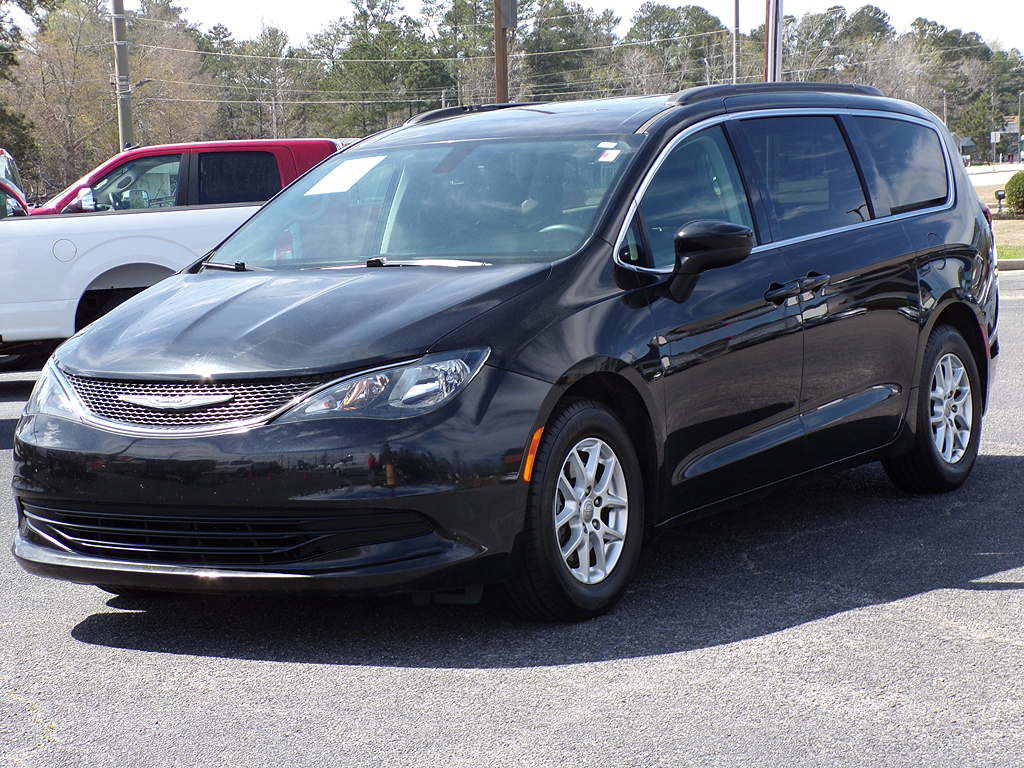 Photo of 2020 CHRYSLER VOYAGER