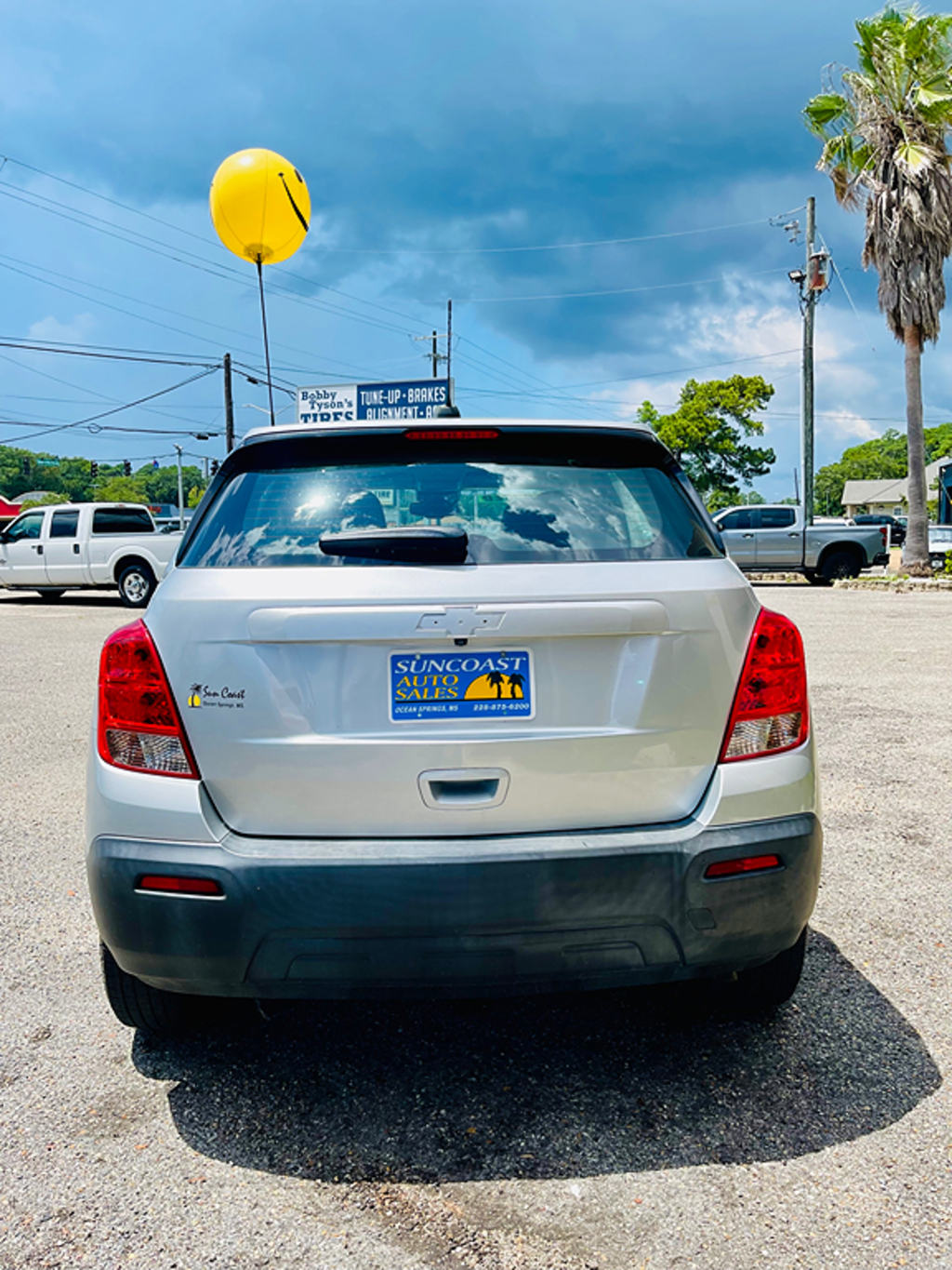 Additional photo of vehicle.