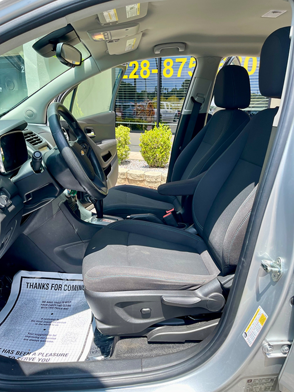 Additional photo of vehicle.