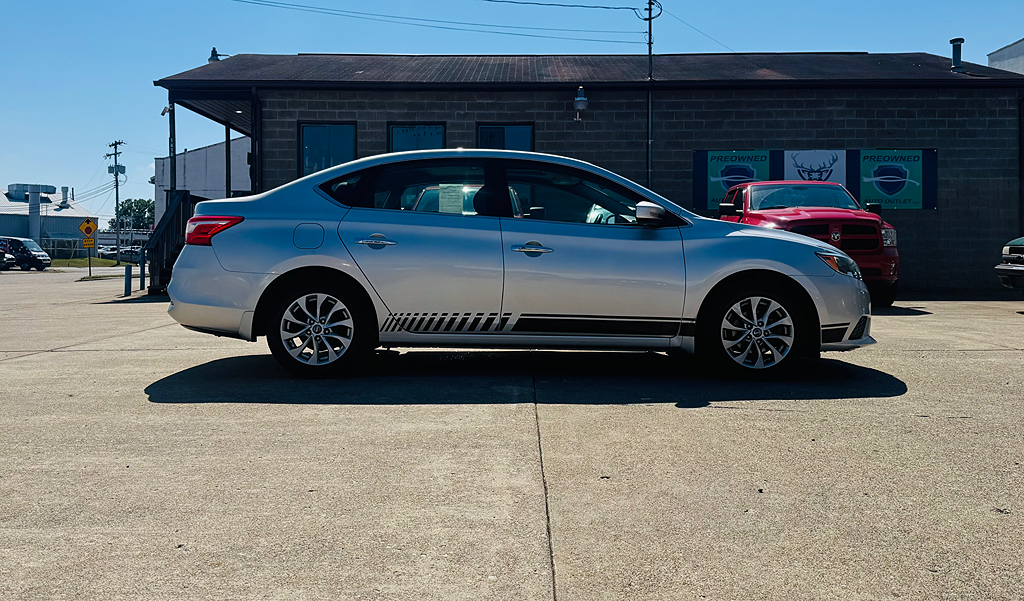 Additional photo of vehicle.