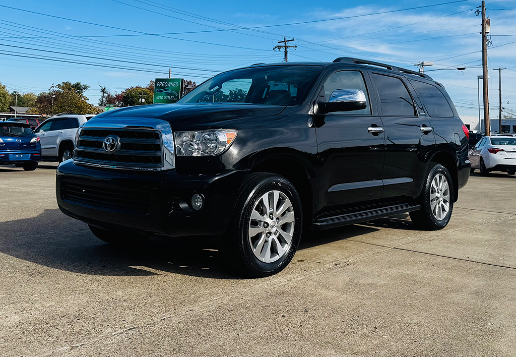 2016 Toyota Sequoia Limited's photo