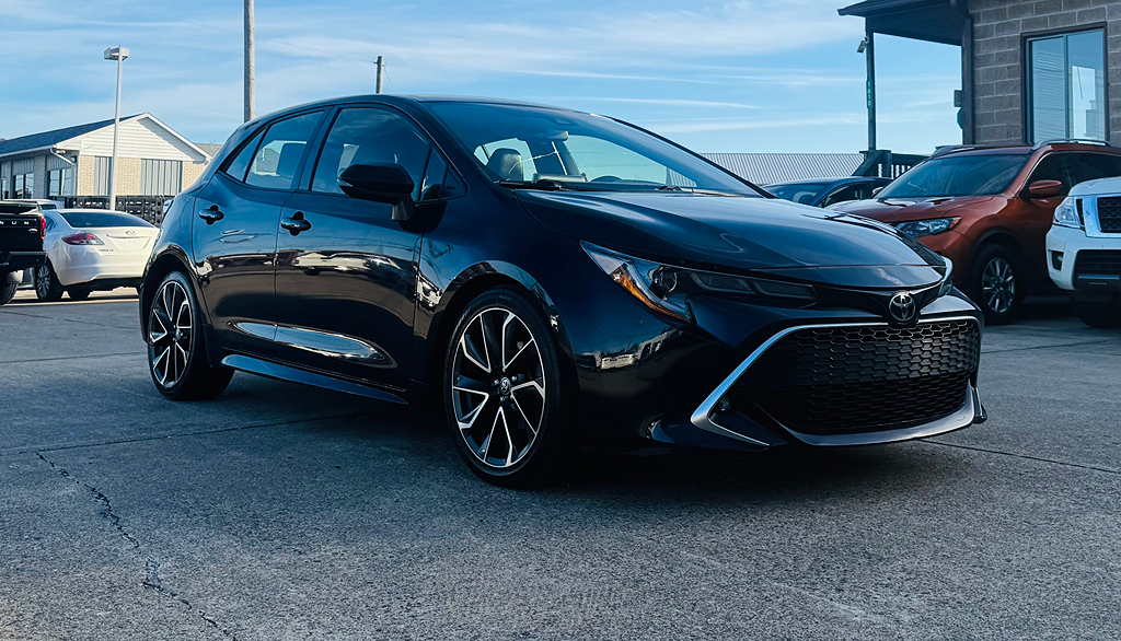 2019 Toyota Corolla Hatchback XSE's photo
