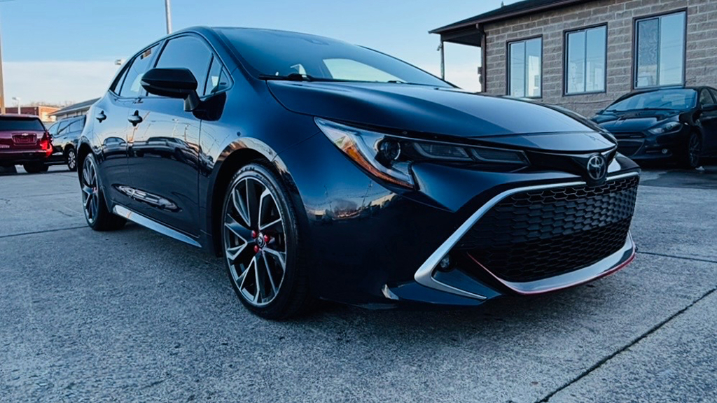 2019 Toyota Corolla Hatchback XSE's photo