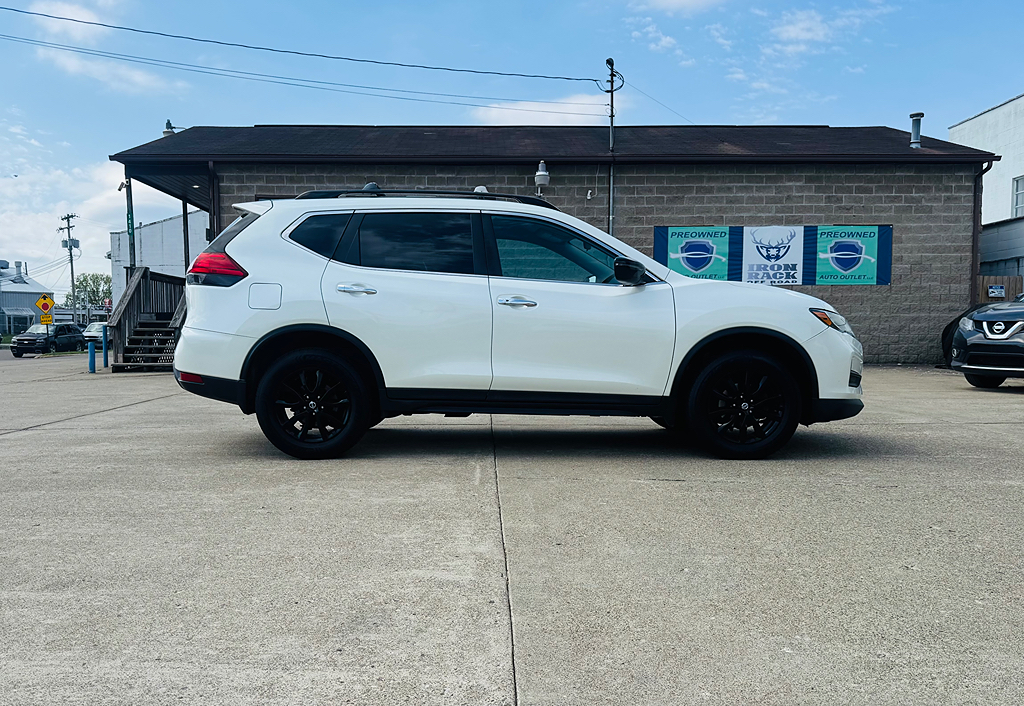 2017 Nissan Rogue SV