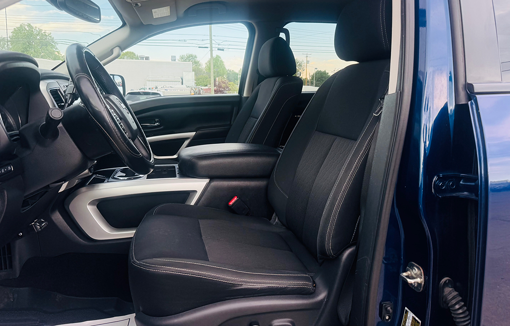 2018 Nissan Titan SV - Photo 6