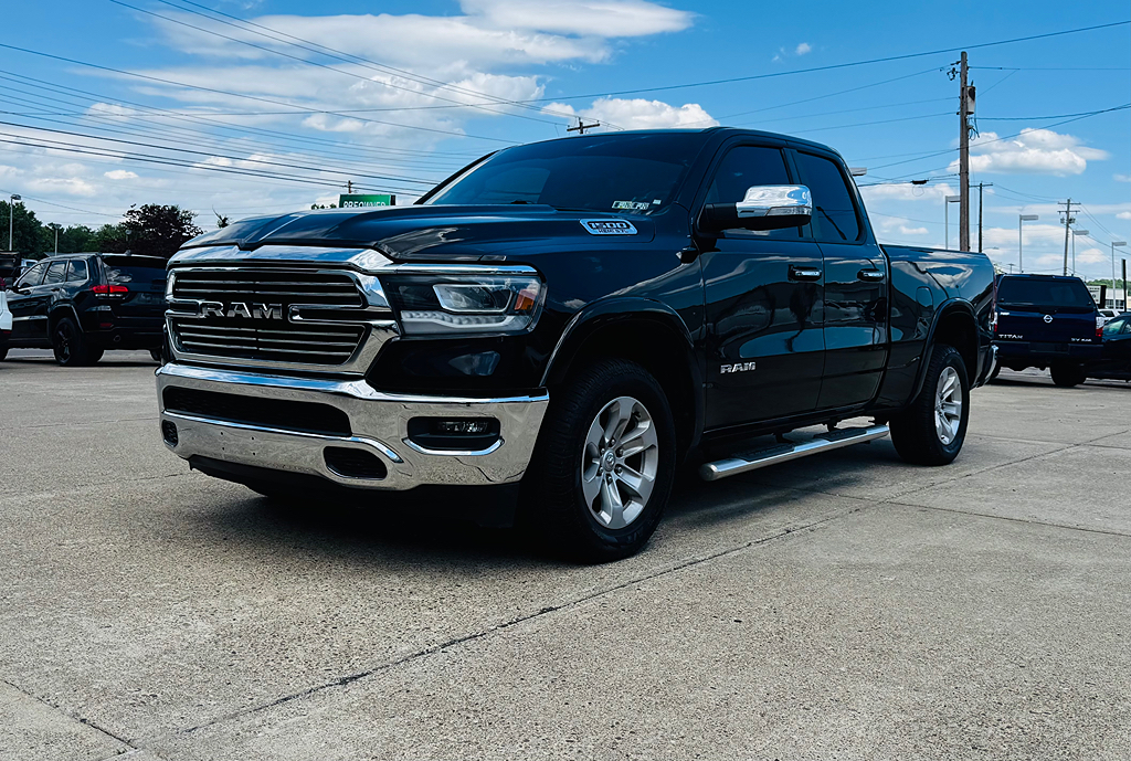 2019 RAM 1500 Laramie 4x4 Quad Cab 6'4's photo
