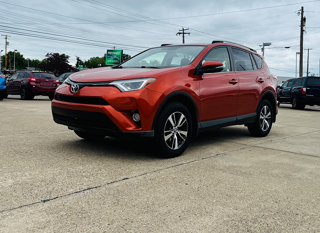 2016 Toyota RAV4 XLE AWD's photo