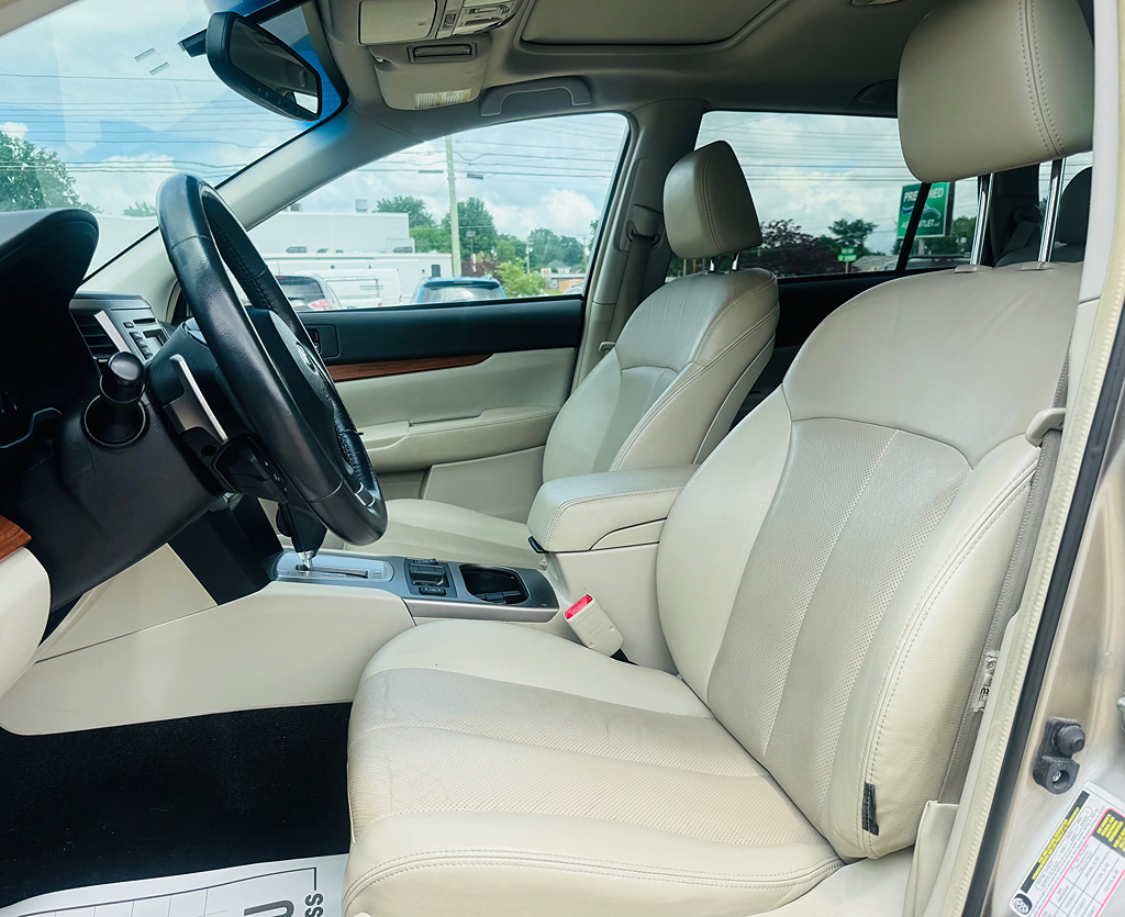 2014 Subaru Outback 2.5i Limited - Photo 6