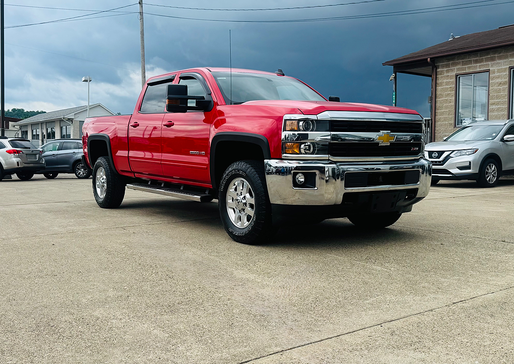 2015 Chevrolet Silverado HD 1LT 4WD Crew Cab Standard Box's photo