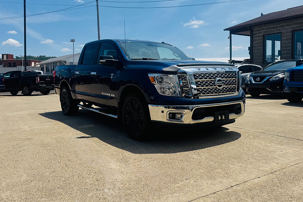 2018 Nissan Titan SV - Photo 6