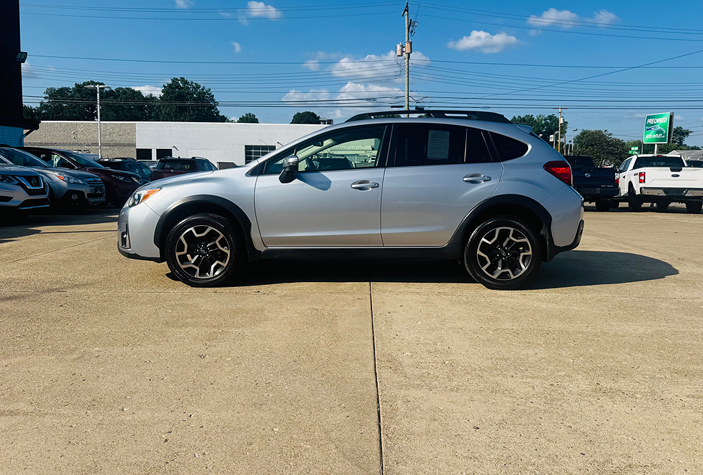 Additional photo of vehicle.