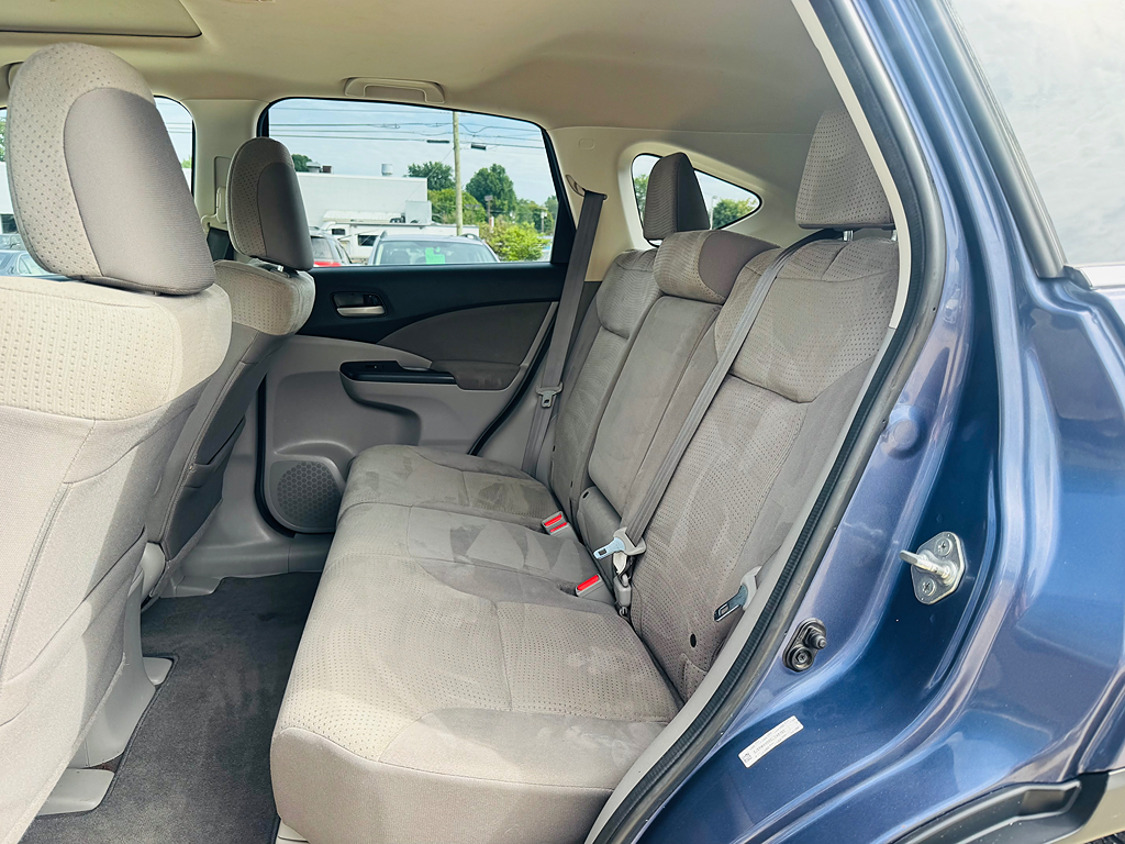 Additional photo of vehicle.