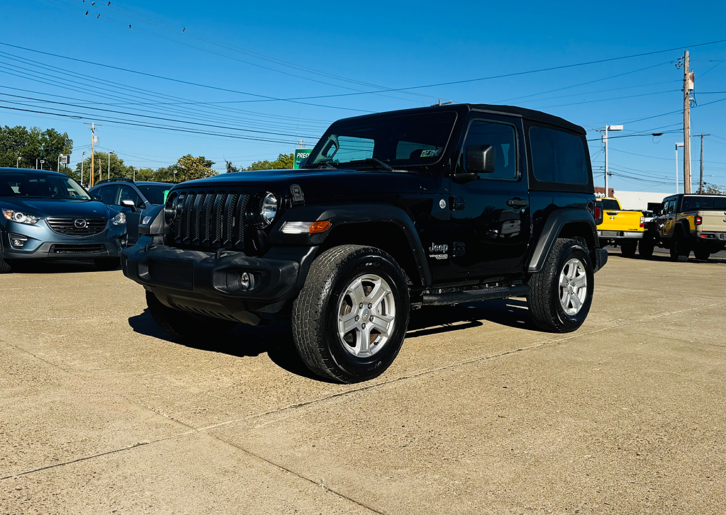 Additional photo of vehicle.