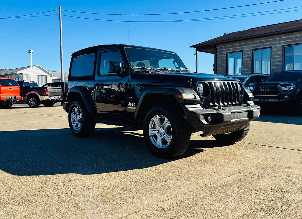 Additional photo of vehicle.