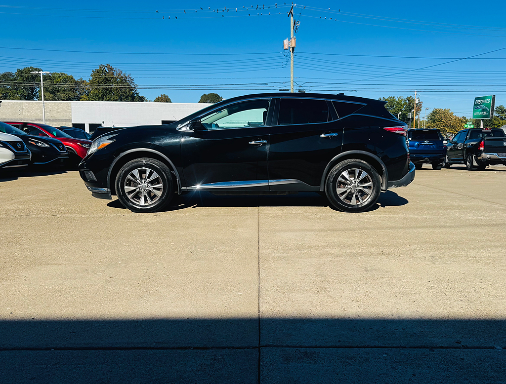 Additional photo of vehicle.