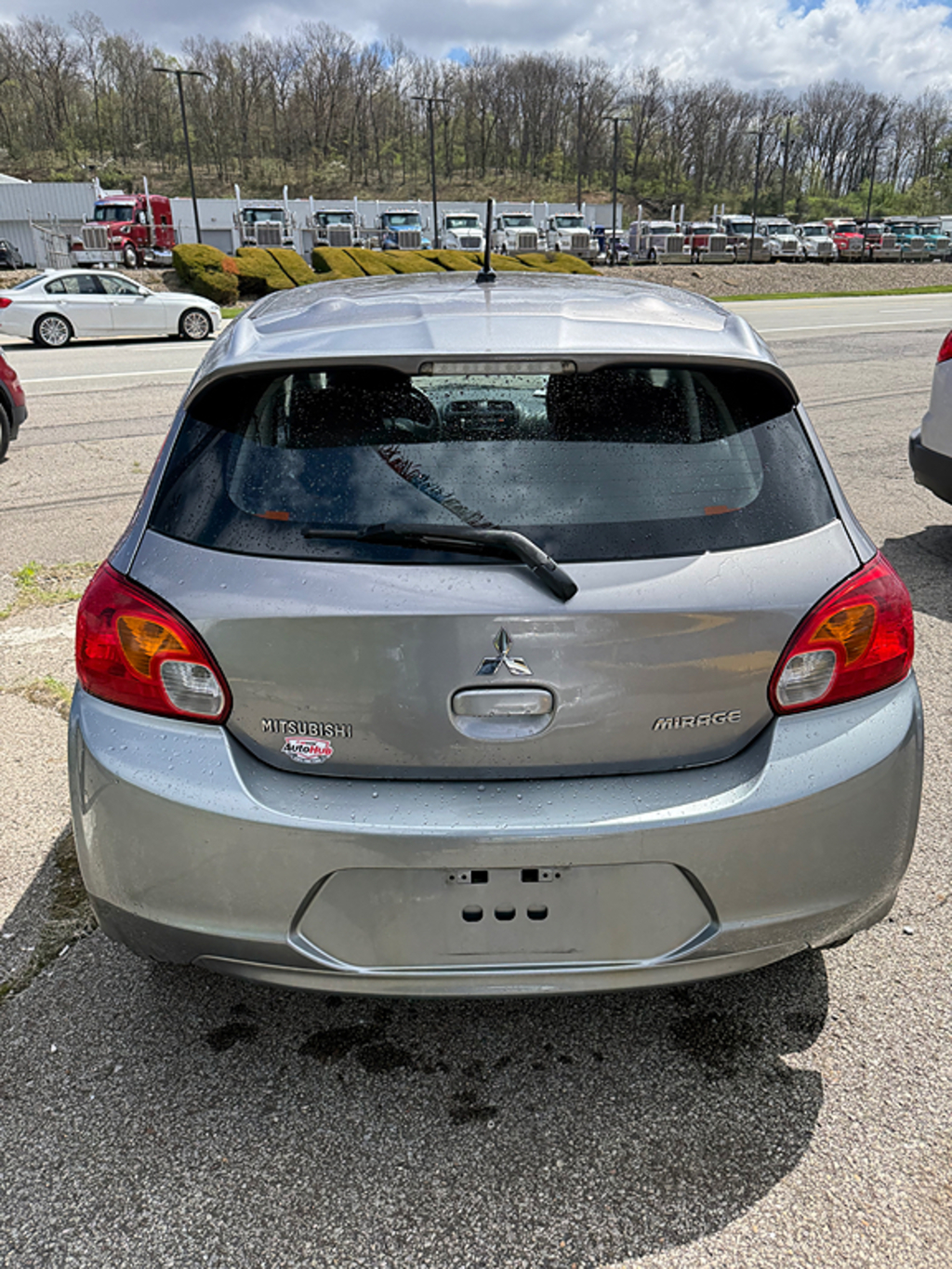 Additional photo of vehicle.