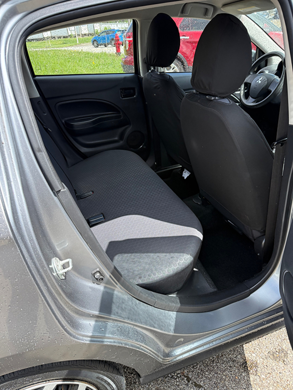 Additional photo of vehicle.