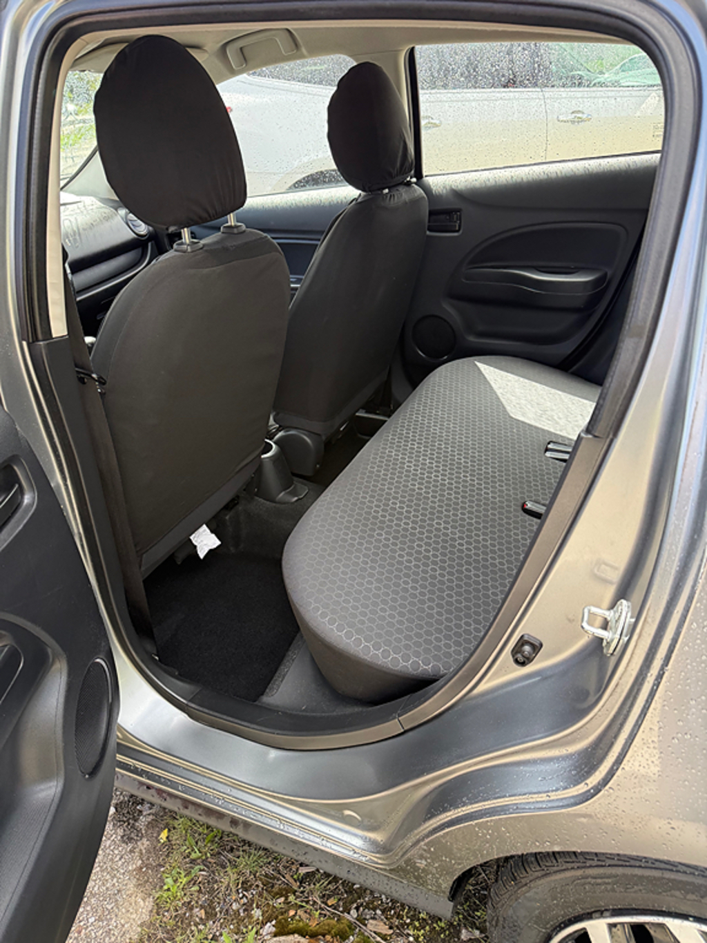 Additional photo of vehicle.