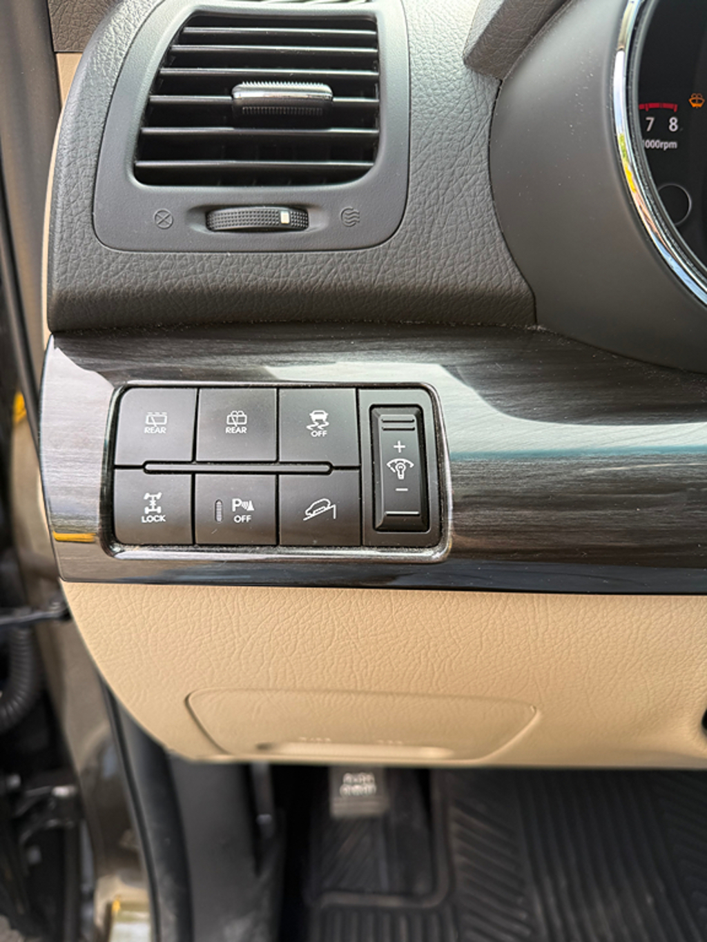 2011 Kia Sorento EX - Photo 9