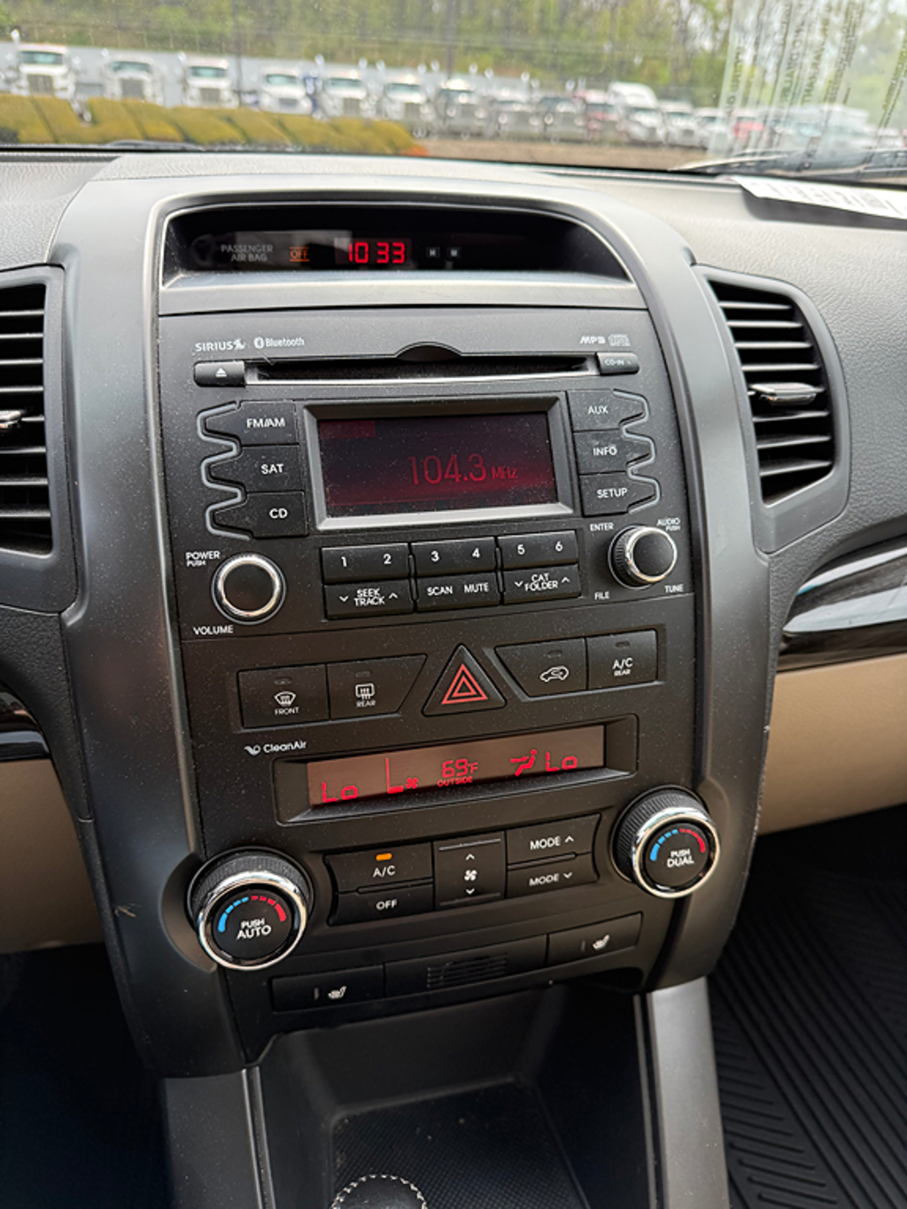 2011 Kia Sorento EX - Photo 12