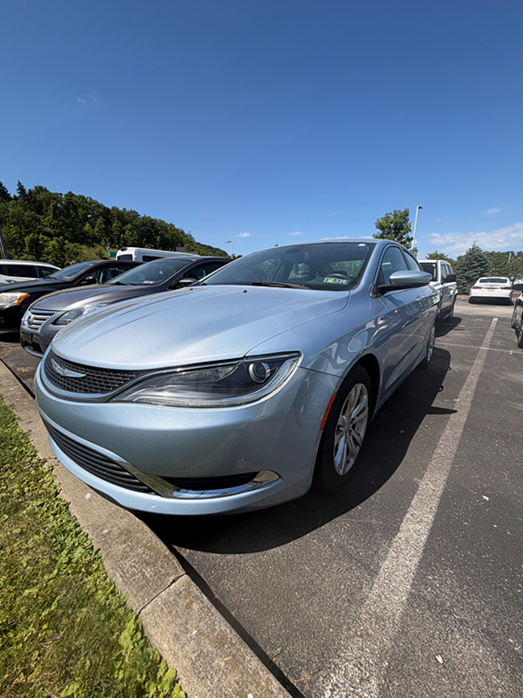2015 Chrysler 200 Limited's photo