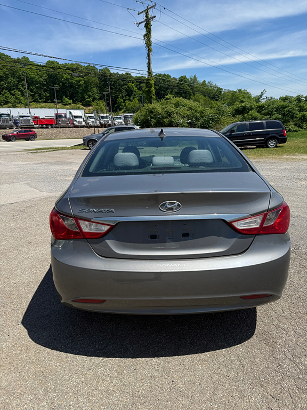 Additional photo of vehicle.