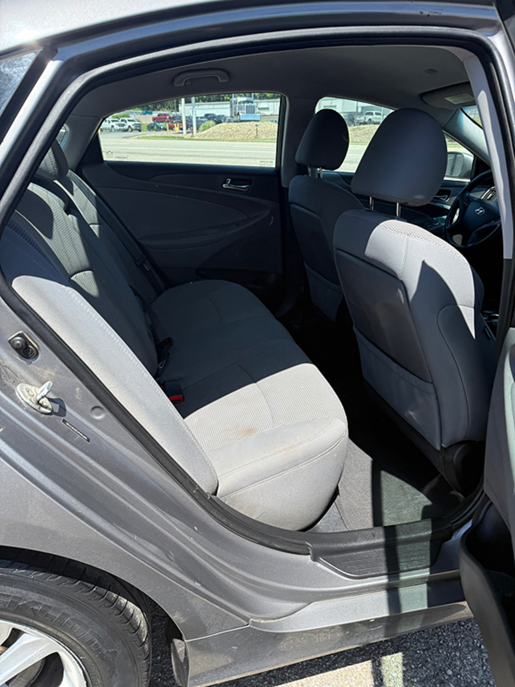 Additional photo of vehicle.