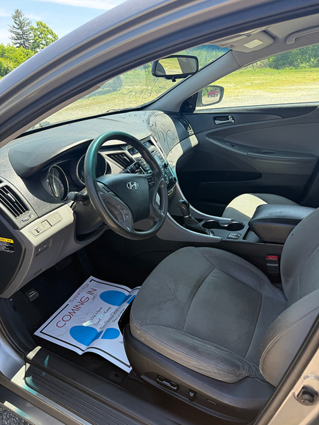 Additional photo of vehicle.