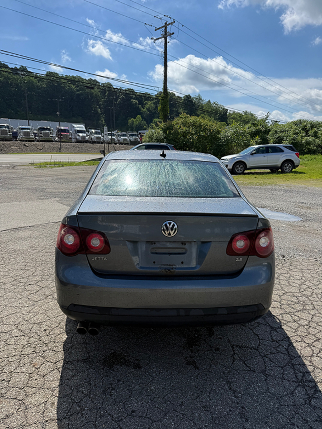 Additional photo of vehicle.