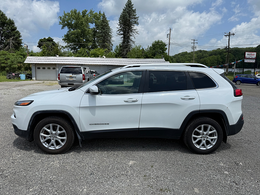Additional photo of vehicle.