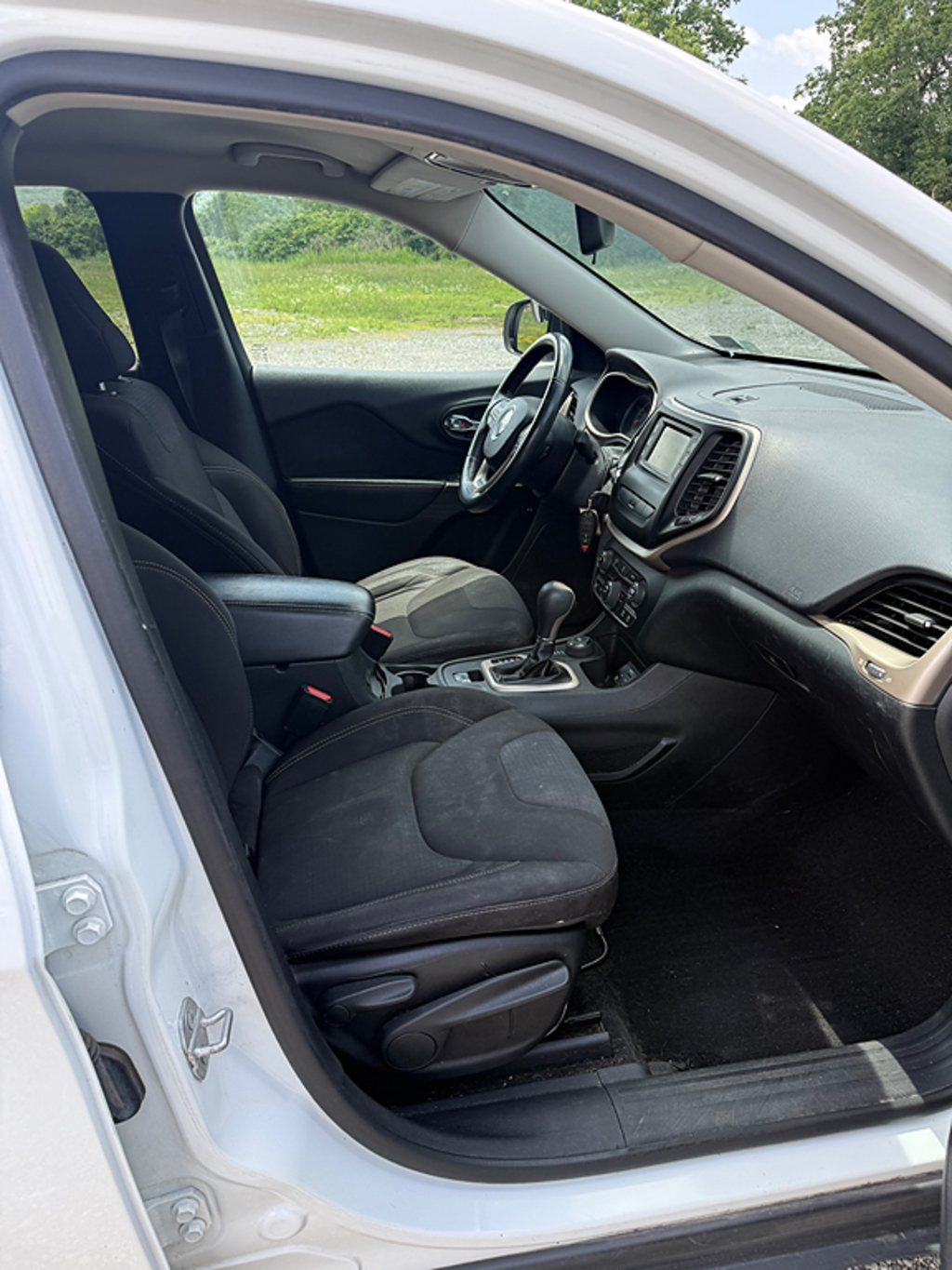 Additional photo of vehicle.