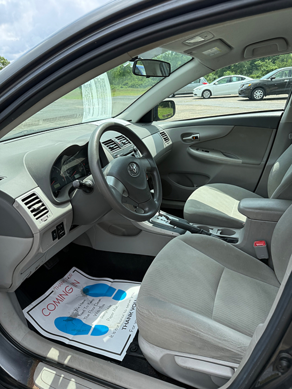 2010 Toyota Corolla LE - Photo 6
