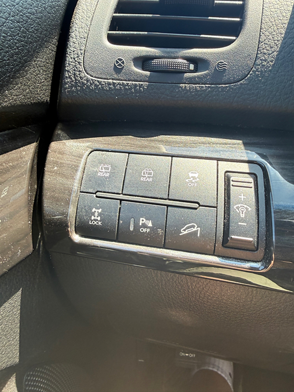 2012 Kia Sorento LX - Photo 11