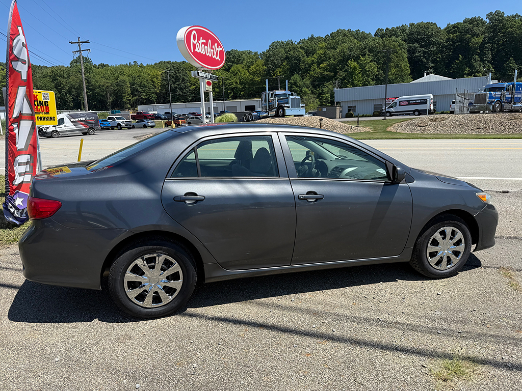 2010 Toyota Corolla LE - Photo 11